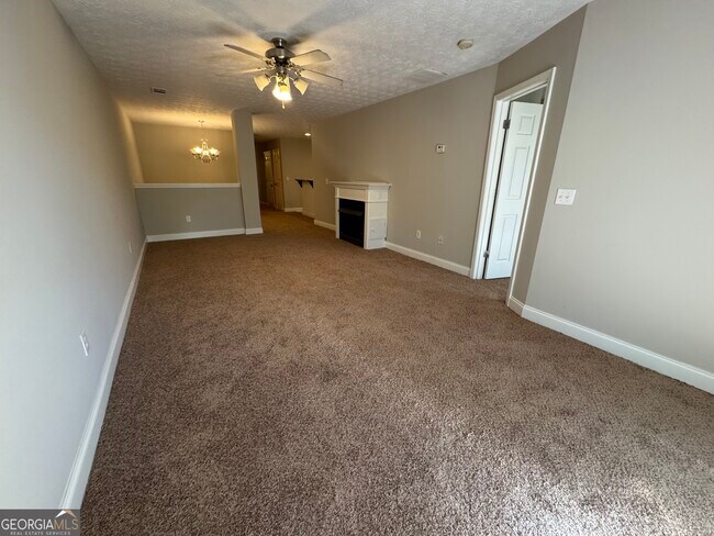 Building Photo - 222 Tara Commons Dr