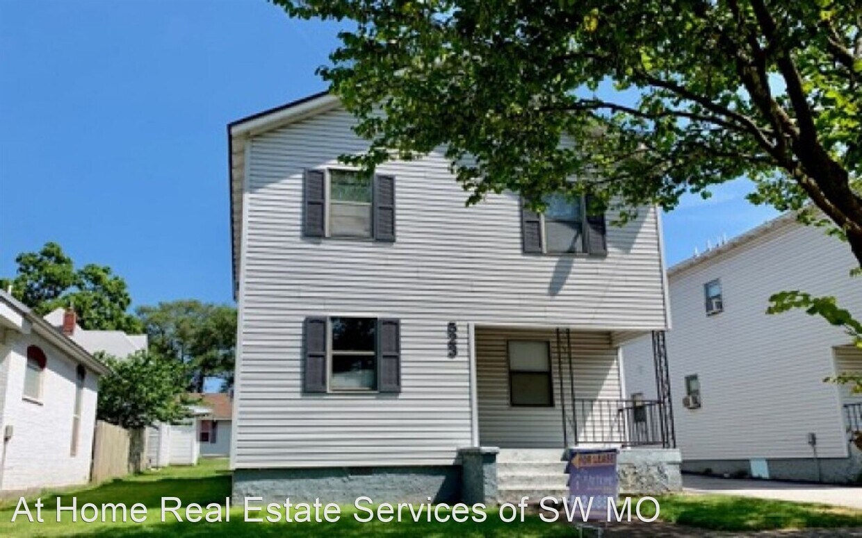 Primary Photo - 523 E Pacific St