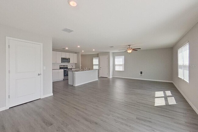 Building Photo - 8610 SW 44th Ct