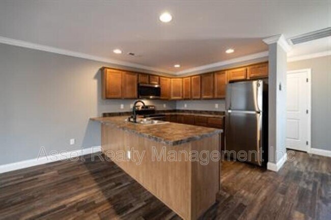 Building Photo - 919 Warrior Hill Dr