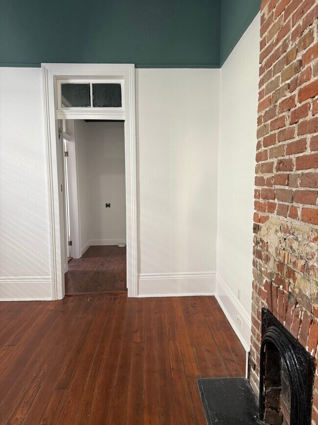 Building Photo - 440 S Rendon St