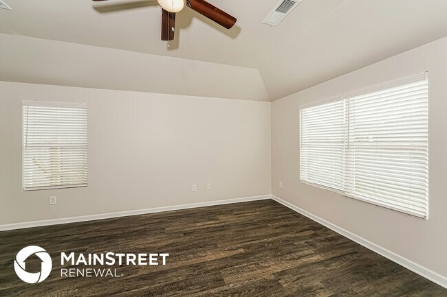 Foto del edificio - 65 Jonathan Dr