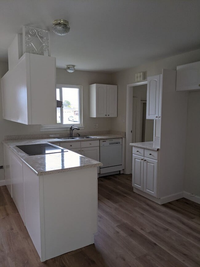 Building Photo - 3 br, 2 bath House - 6632 RAINBOW DRIVE