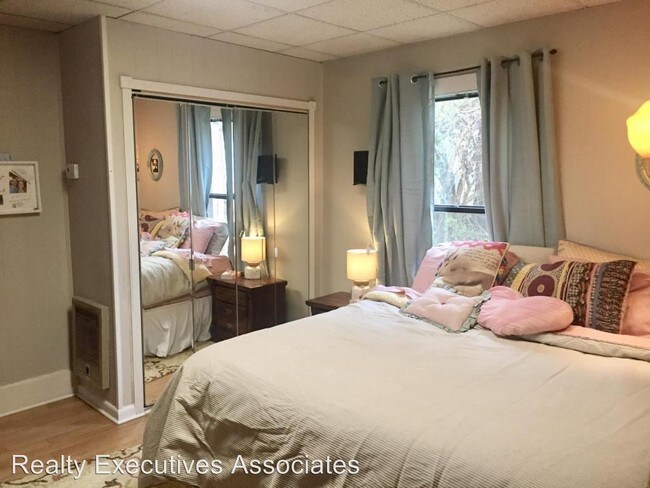 Foto del edificio - 2 br, 1 bath House - 910 Minnesota Avenue