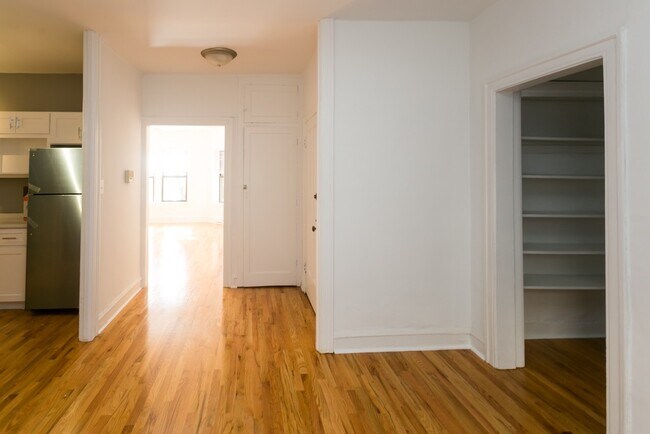 Foto del edificio - 630 W Stratford Pl
