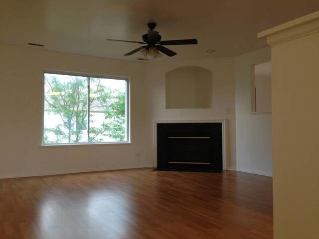 Foto del edificio - 345 Abington Woods Dr