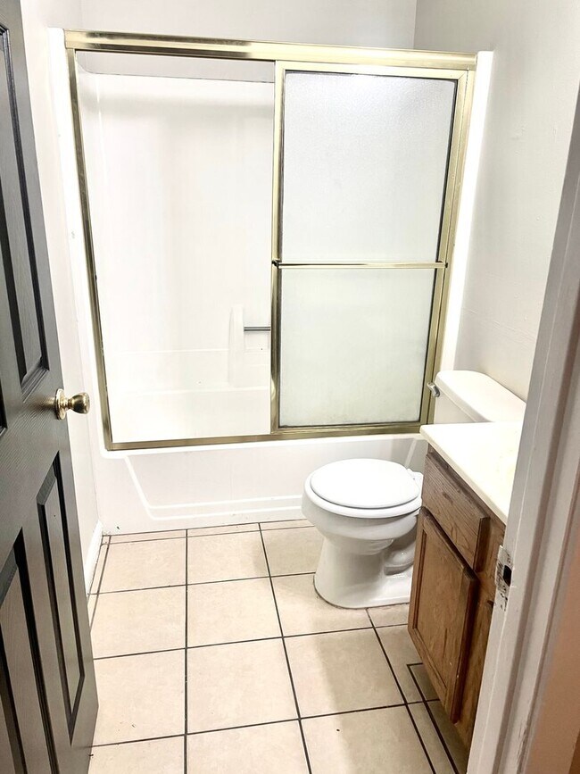 Foto del edificio - 201 E Baldwin