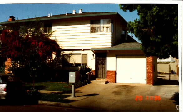 Building Photo - 795 Deland Ave
