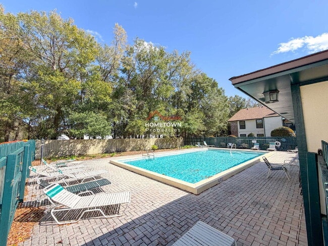 Building Photo - 2299 Scenic Hwy