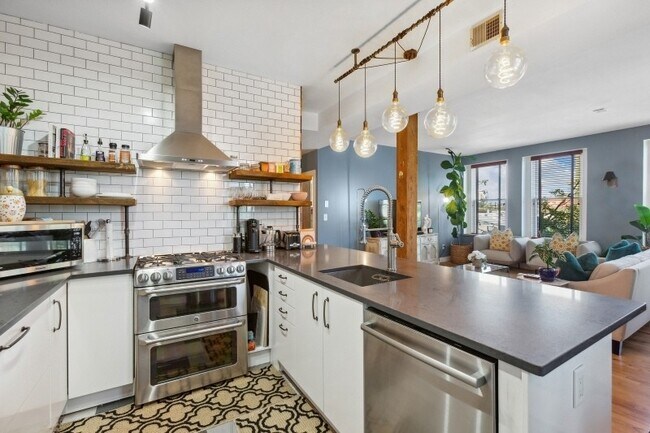 Building Photo - 109 Hamilton St