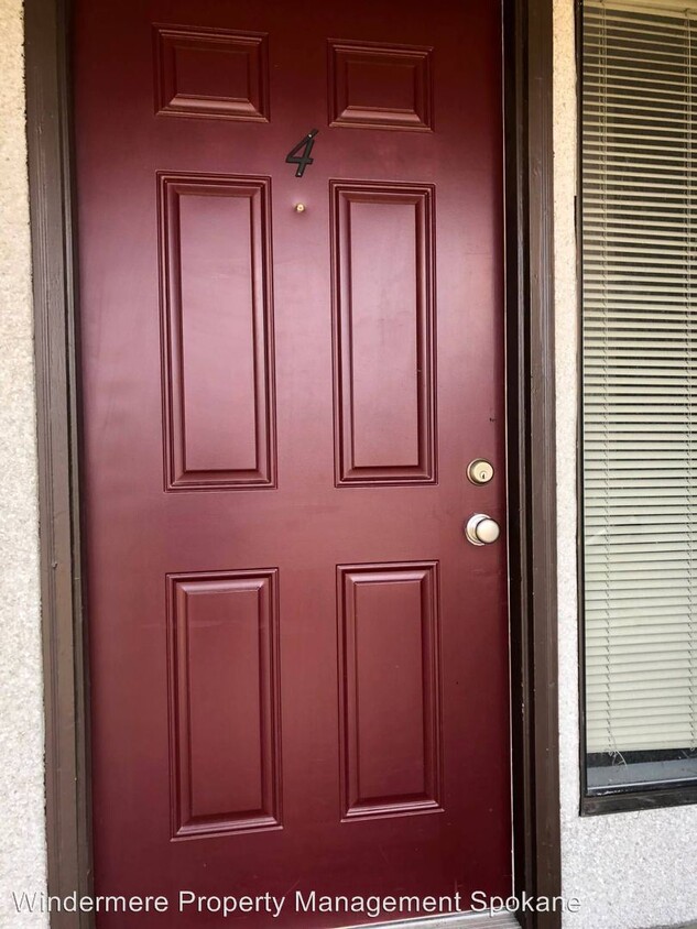 Primary Photo - 427 W Bellwood Dr