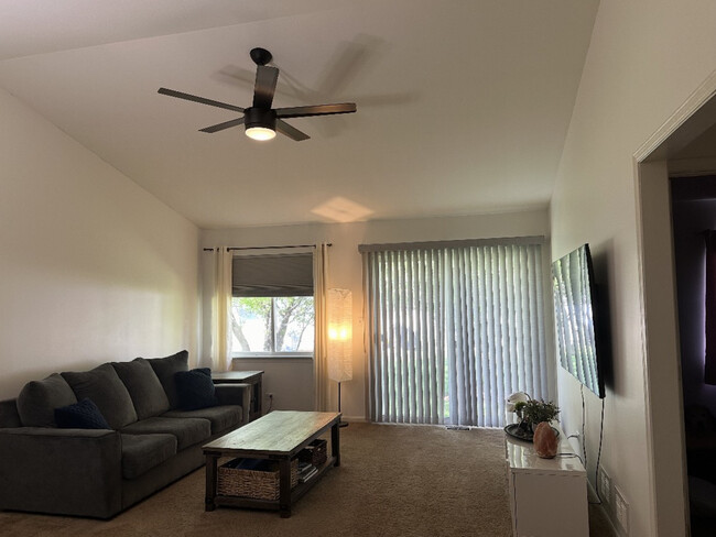 Building Photo - 542 Timber Dr