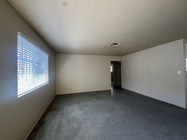 Foto del edificio - Bedlow Dr