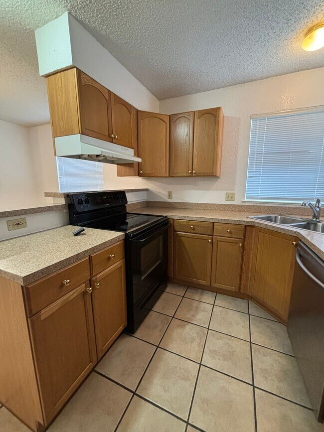 Building Photo - 3739 Hulen Park Cir