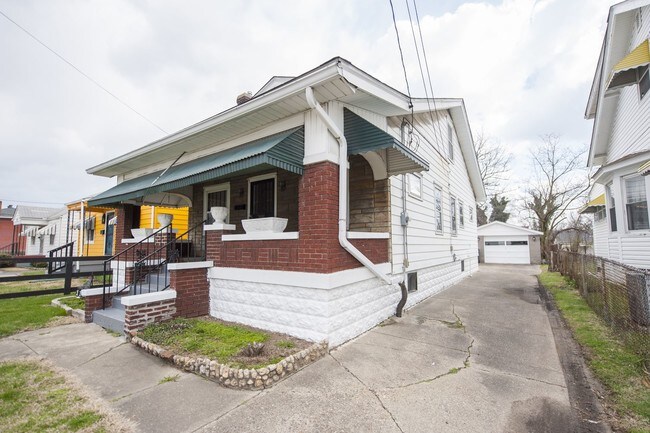 Building Photo - 3 br, 2 bath House - 1125 Cecil Ave