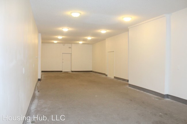 Building Photo - 776 7th St E