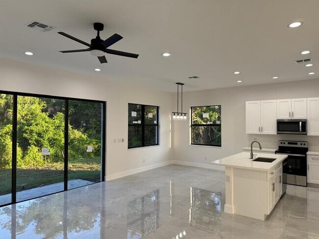 Foto del edificio - 2145 Redmond St