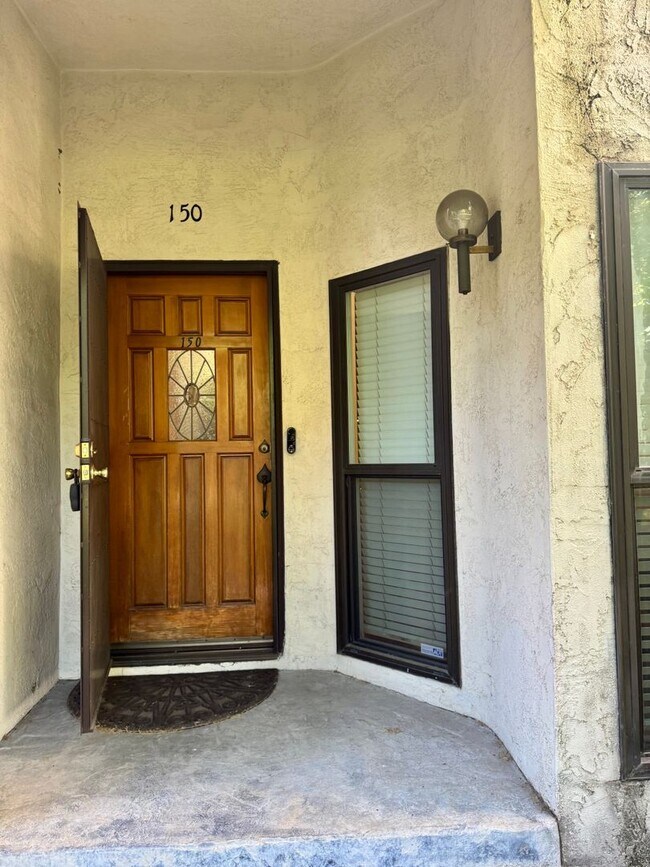 Foto del edificio - 2 Bedroom, 2 Bath Condo