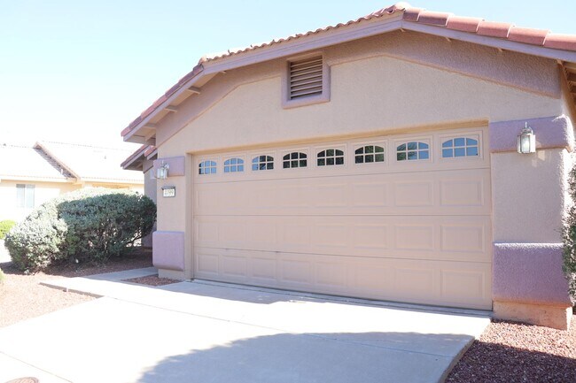 Building Photo - Home in Holiday Community Resort
