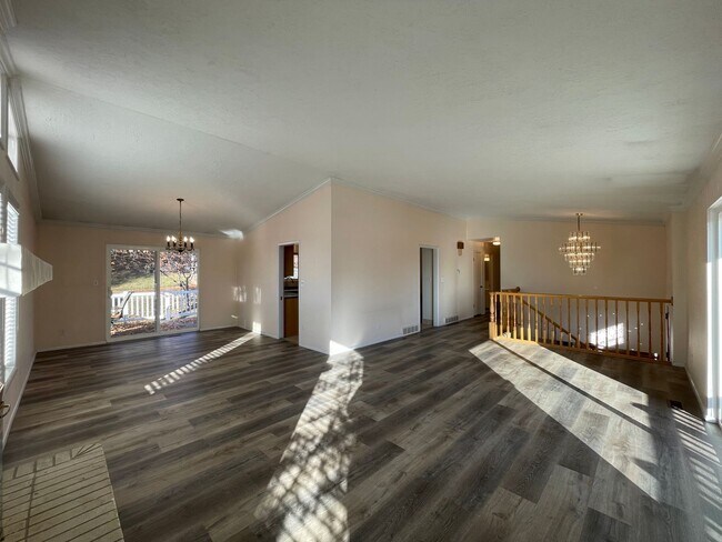 Foto del edificio - Spacious House on the Northeast Bench in Orem