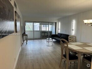 Building Photo - 1333 E Hallandale Beach Blvd