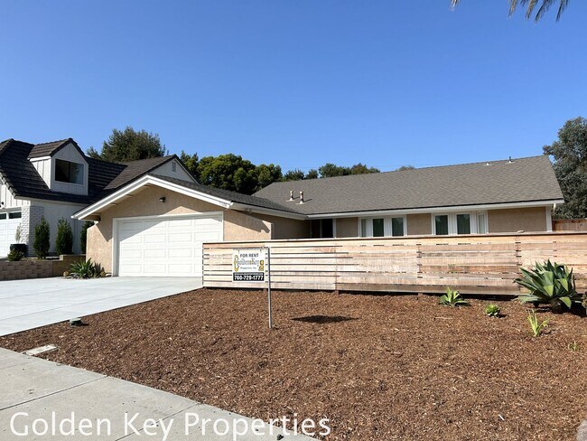 Building Photo - Beautifully renovated single-story home in...