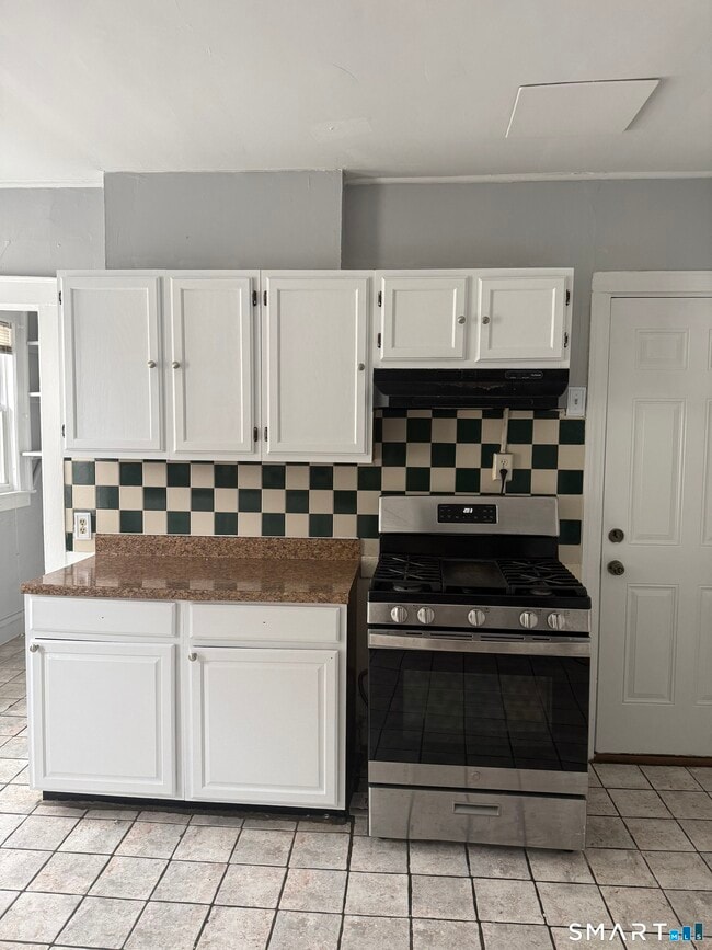 Building Photo - 165 Adelaide St