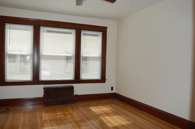 Building Photo - 175 Orchard St