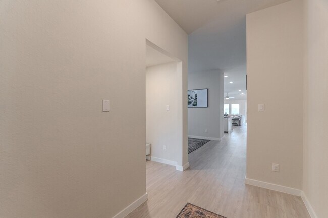 Foto del edificio - 22035 Juniper Crossing Dr