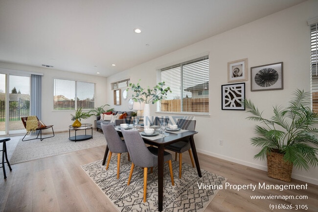 Photo - 551 Fox Hunt Wy House