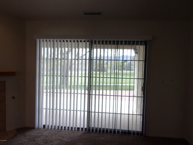 Foto del edificio - 908 Rolling Green Rd