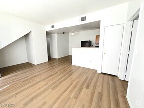 Building Photo - 2041 Hussium Hills St