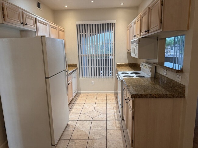 Foto del edificio - 375 Central Ave