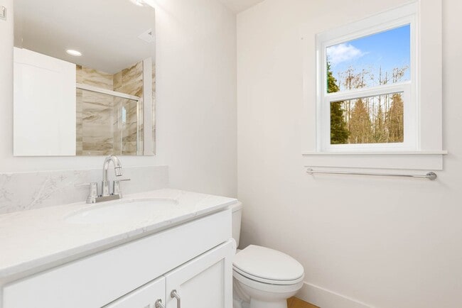 Building Photo - 16017 124th Ave NE