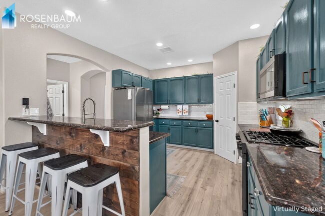 Building Photo - Beautifully charming 5-beds, 2.5-baths two-story home in the highly sought-after StoneRidge maste...