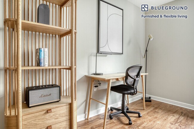 Foto del edificio - 1011 4th St NW