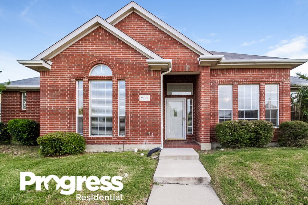 Foto principal - 2725 Running Duke Dr