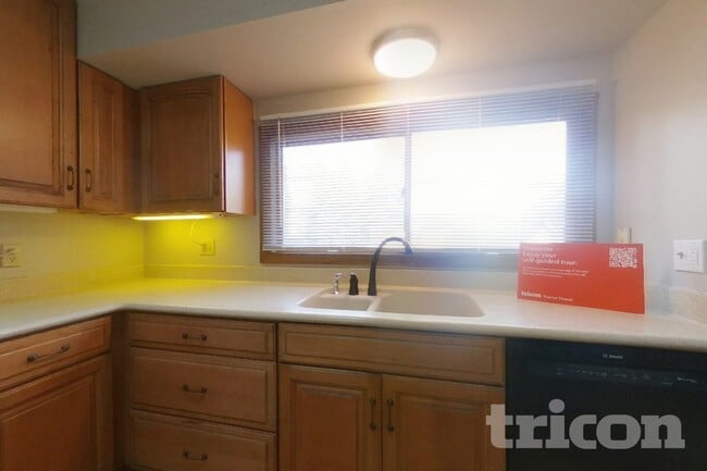 Building Photo - 17490 E Eldorado Cir