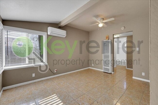 Building Photo - 246 Santiago Ave