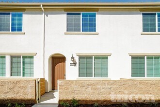 Building Photo - 10578 Amigos Ct