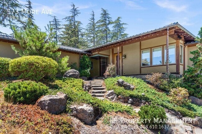 Building Photo - Executive Luxury Home in Beautiful Los Gatos!