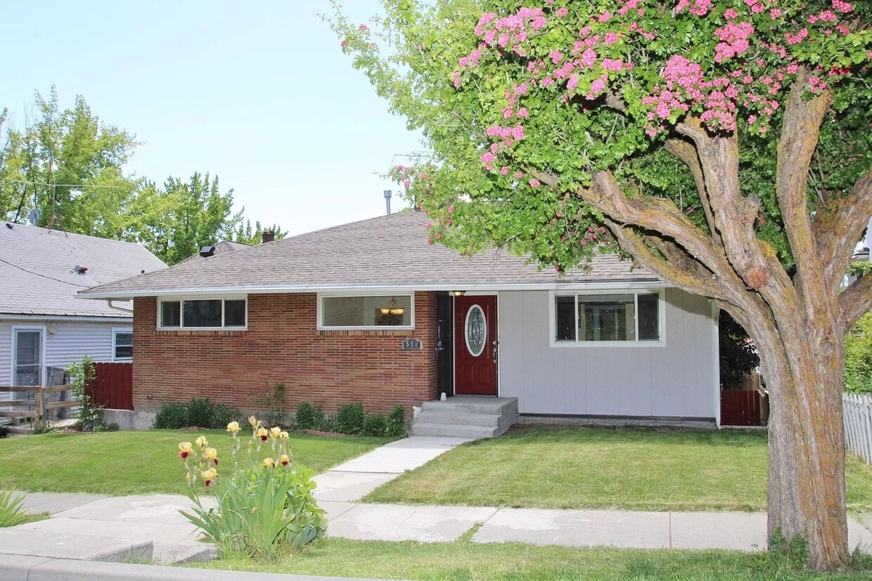 Primary Photo - 510 Pacific Terrace