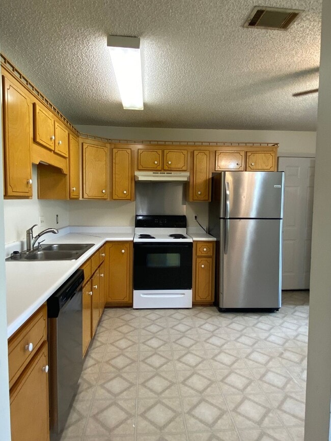 Building Photo - 854 Lyndsi Ln