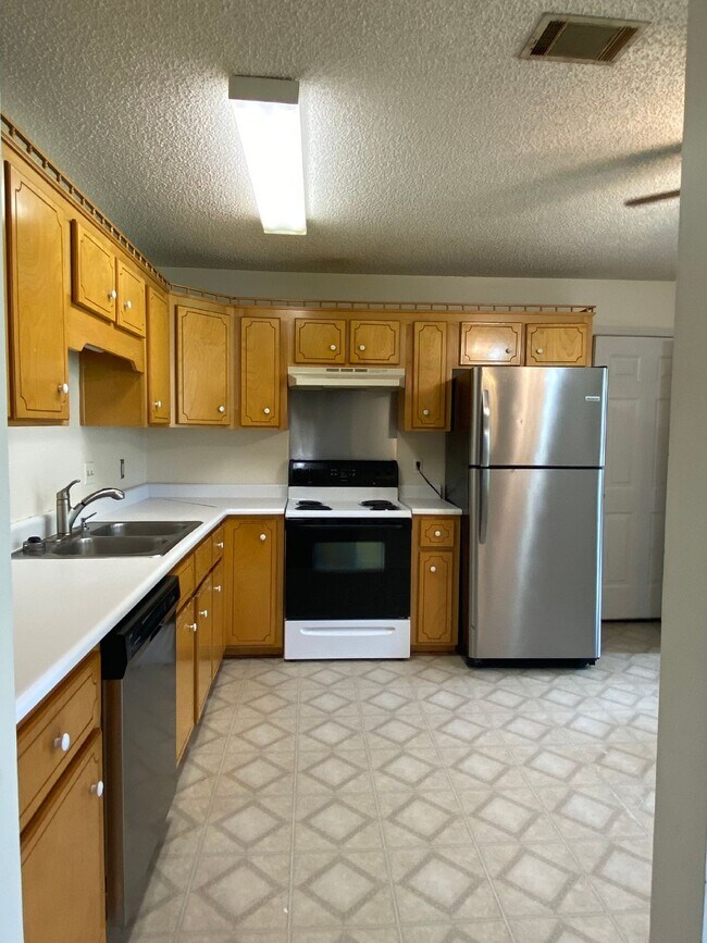 Foto del edificio - 854 Lyndsi Ln