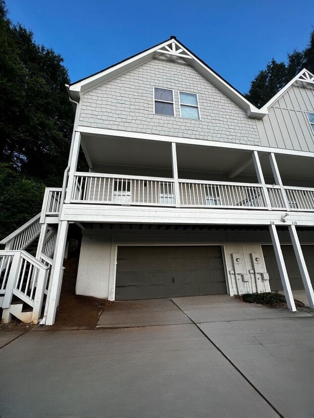 PRE-LEASING FOR AUGUST 2026! - PRE-LEASING FOR AUGUST 2026!