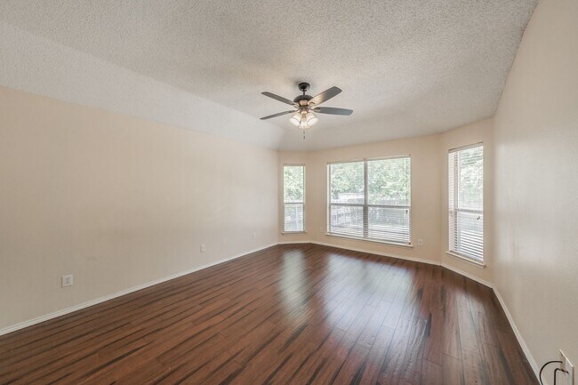 Foto del edificio - Spacious single-story 4-bedroom, 2-bath home in Arlington, Mansfield ISD