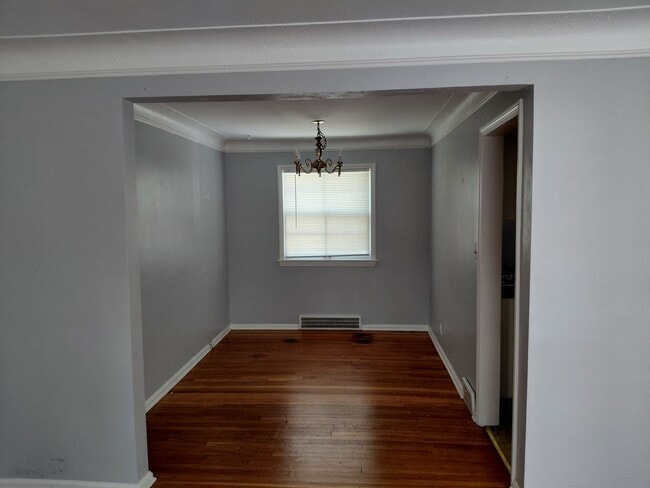Building Photo - 3911 Warrendale Rd