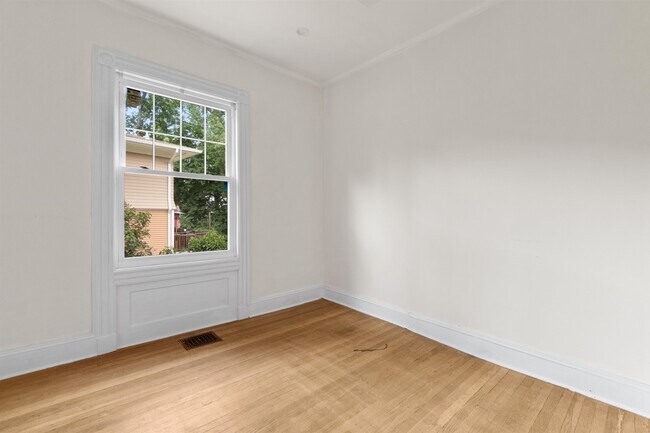 Foto del edificio - 66 Gates Ave