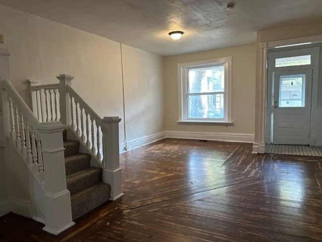 Building Photo - 2126 Green St