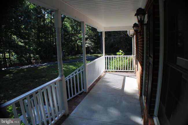 Building Photo - 719 Lake Caroline Dr